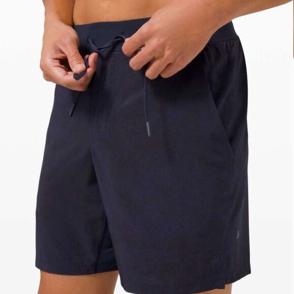 Lululemon Men’s S T.H.E. Short 7" LinerlessGravel Dust True‎ Navy Multi Athletic - Picture 8 of 13